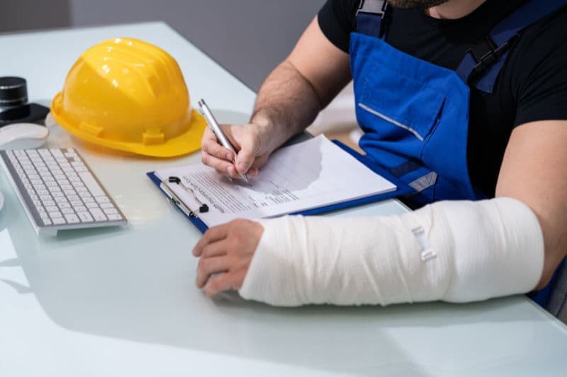 ✅ EPS para Empresas: Beneficios y Cómo Elegir 🏥 - Azeggu