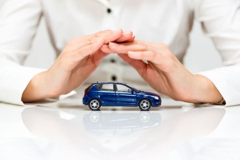 Seguro Vehicular ✅ Cobertura y Cómo Elegir el Mejor - Azeggu 